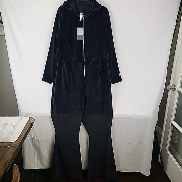 NEW Fabletics Plush Rib Hooded Black Zip One Piece Wide Leg Jumpsuit Size XXL - Picture 1 of 8